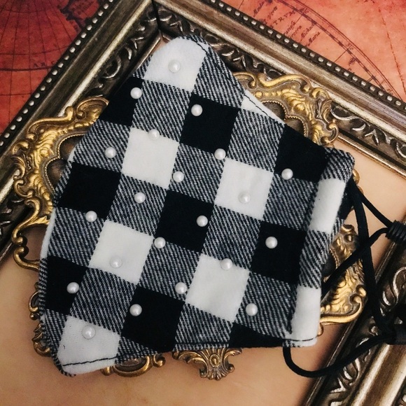 LELE SADOUGHI • Snow Cap Face Mask Covering - Picture 4 of 4